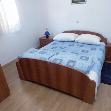 With A Parking Space - 3010 Guest house 3*