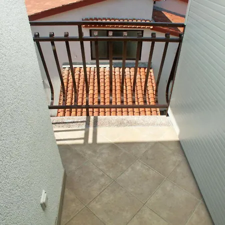 With A Parking Space - 3010 Guest house 3*