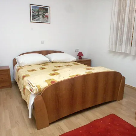 Affittacamere With A Parking Space - 3010 Rovigno